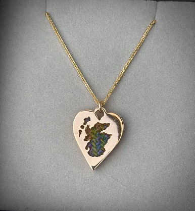 9 ct Yellow Gold and Harris Tweed  - 26x22mm with an 18inch chain. you can choose a different colour of  tweed. If you would like to include any other islands (eg Shetland/Orkney/Mull or others ) please get in touch before order.