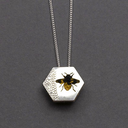 Sterling Silver, Harris Tweed. Approx 19x19mm with an 18inch chain